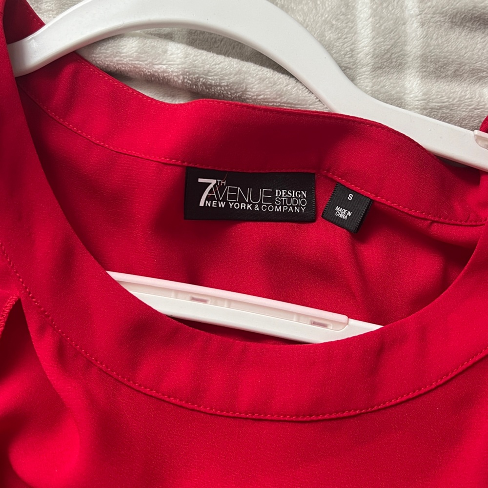 Red Open Shoulder blouse Size Small - Picture 3 of 10